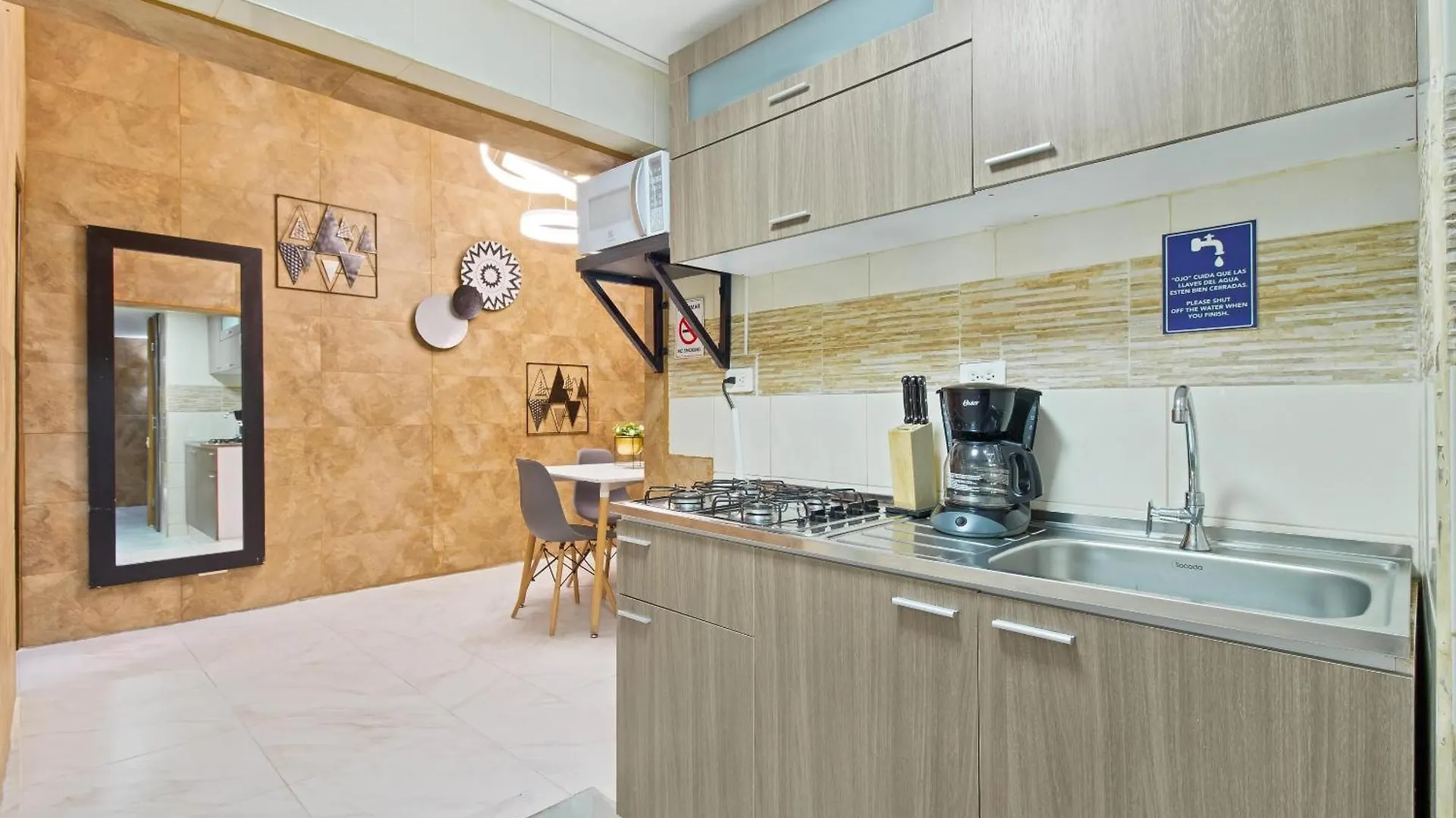 Lejlighed 5 Bedroom - 1 Block From Lleras - P2 Medellín Colombia