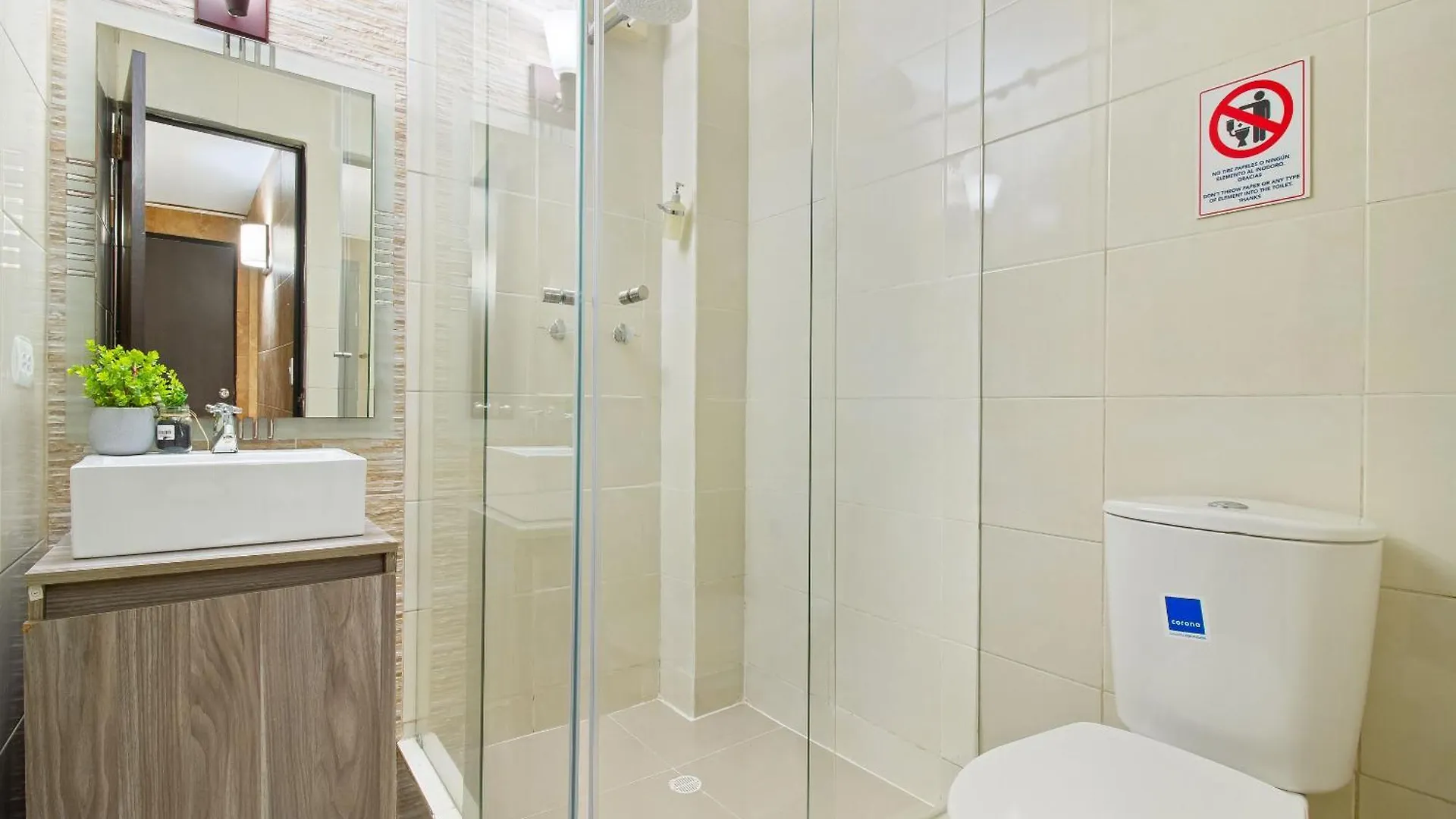 5 Bedroom - 1 Block From Lleras - P2 Medellín 0*,
