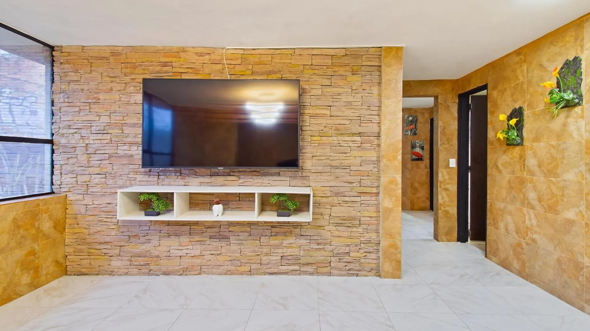 5 Bedroom - 1 Block From Lleras - P2 Medellín