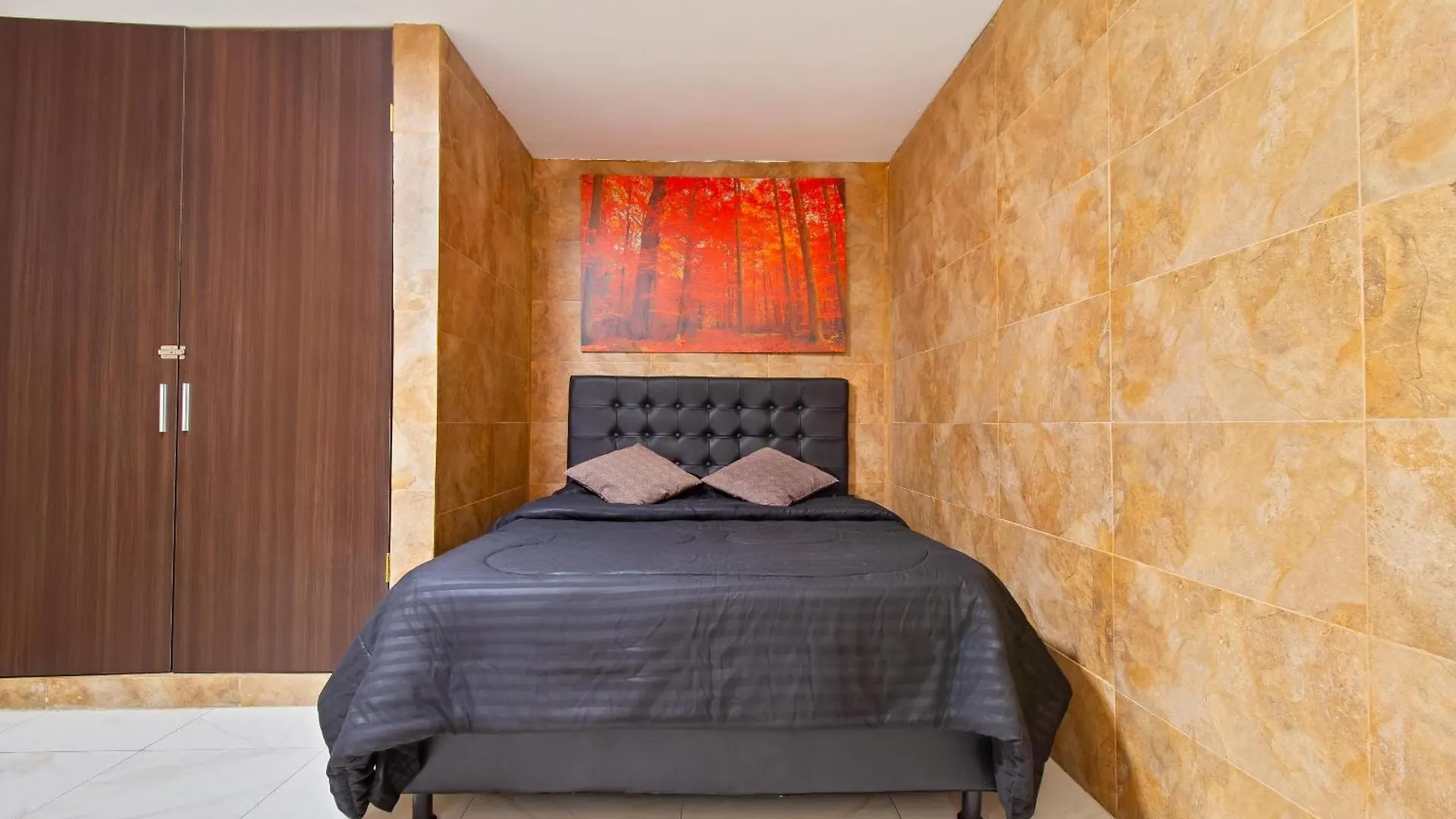 아파트 5 Bedroom - 1 Block From Lleras - P2 메딜린
