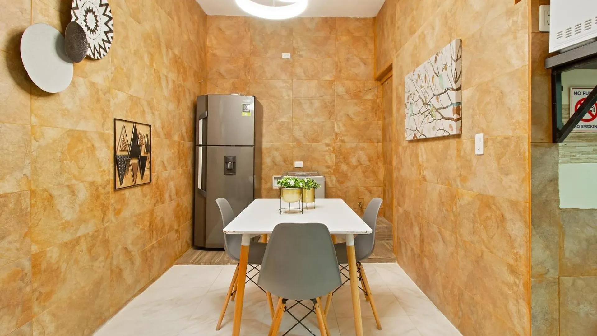 아파트 5 Bedroom - 1 Block From Lleras - P2 메딜린 콜롬비아