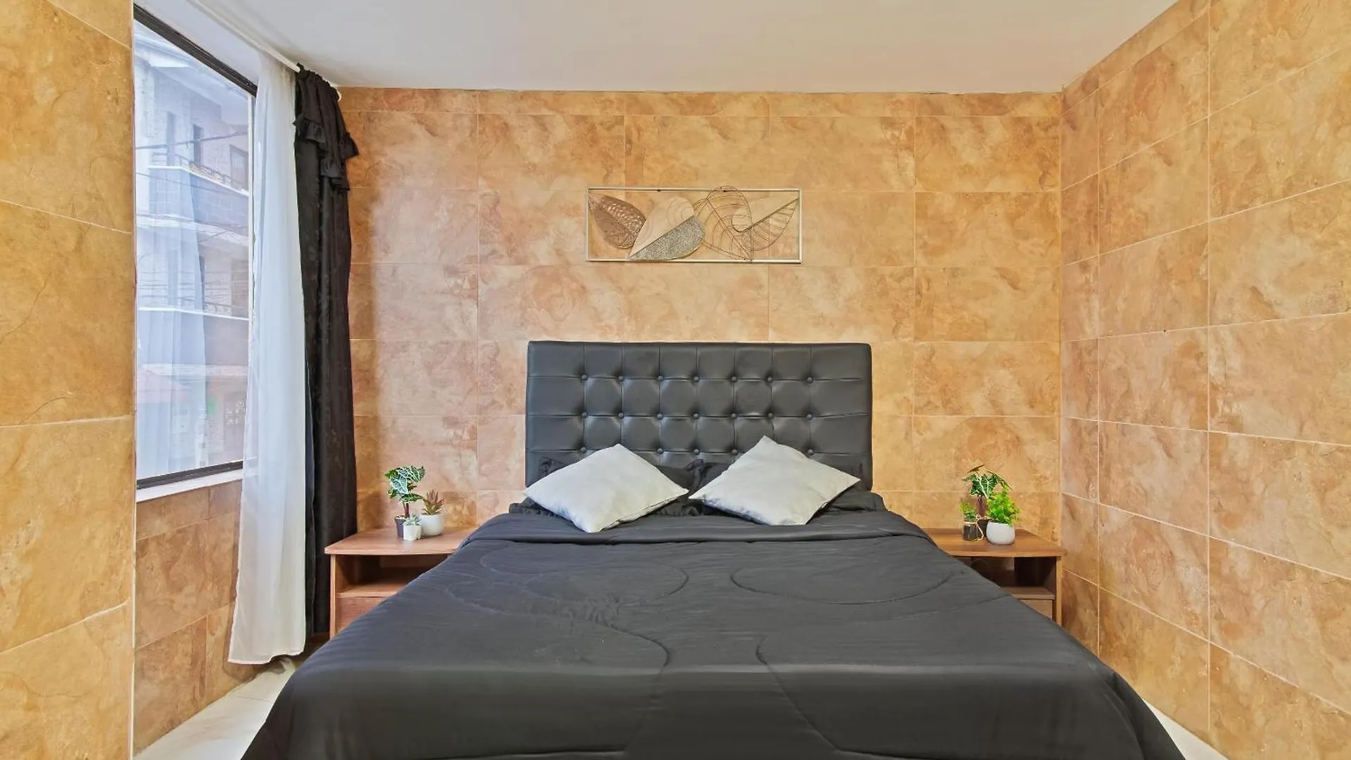 5 Bedroom - 1 Block From Lleras - P2 메딜린 콜롬비아