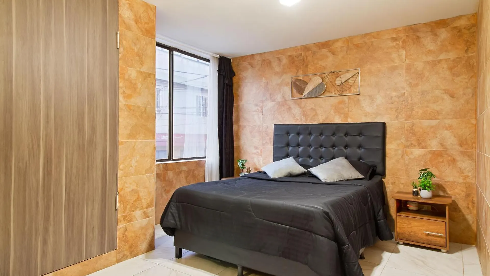 5 Bedroom - 1 Block From Lleras - P2 메딜린 아파트